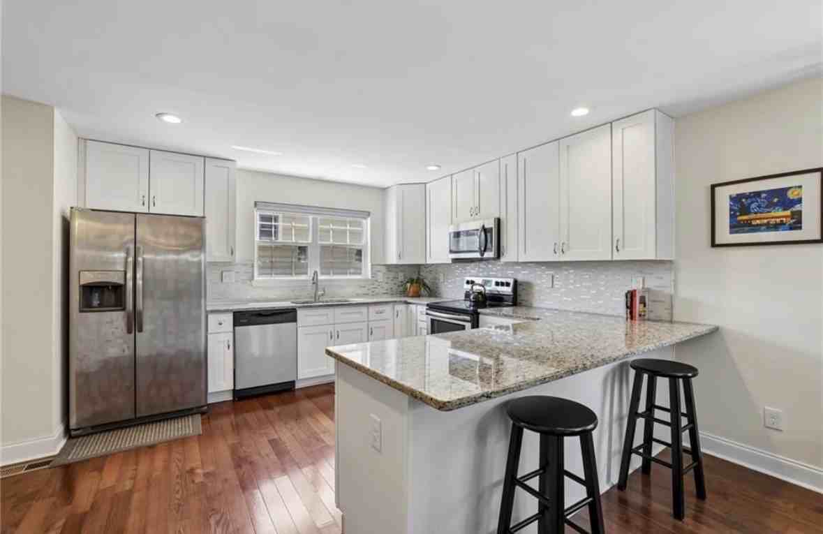 744 Garibaldi St Sw #NA - Photo 5 of 16