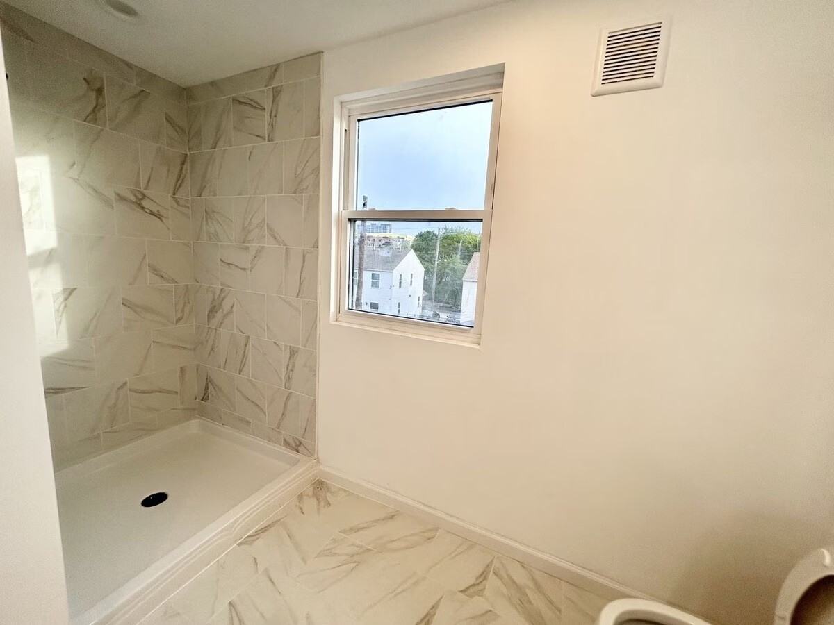 1233 Parrish Street - Photo 3 of 11