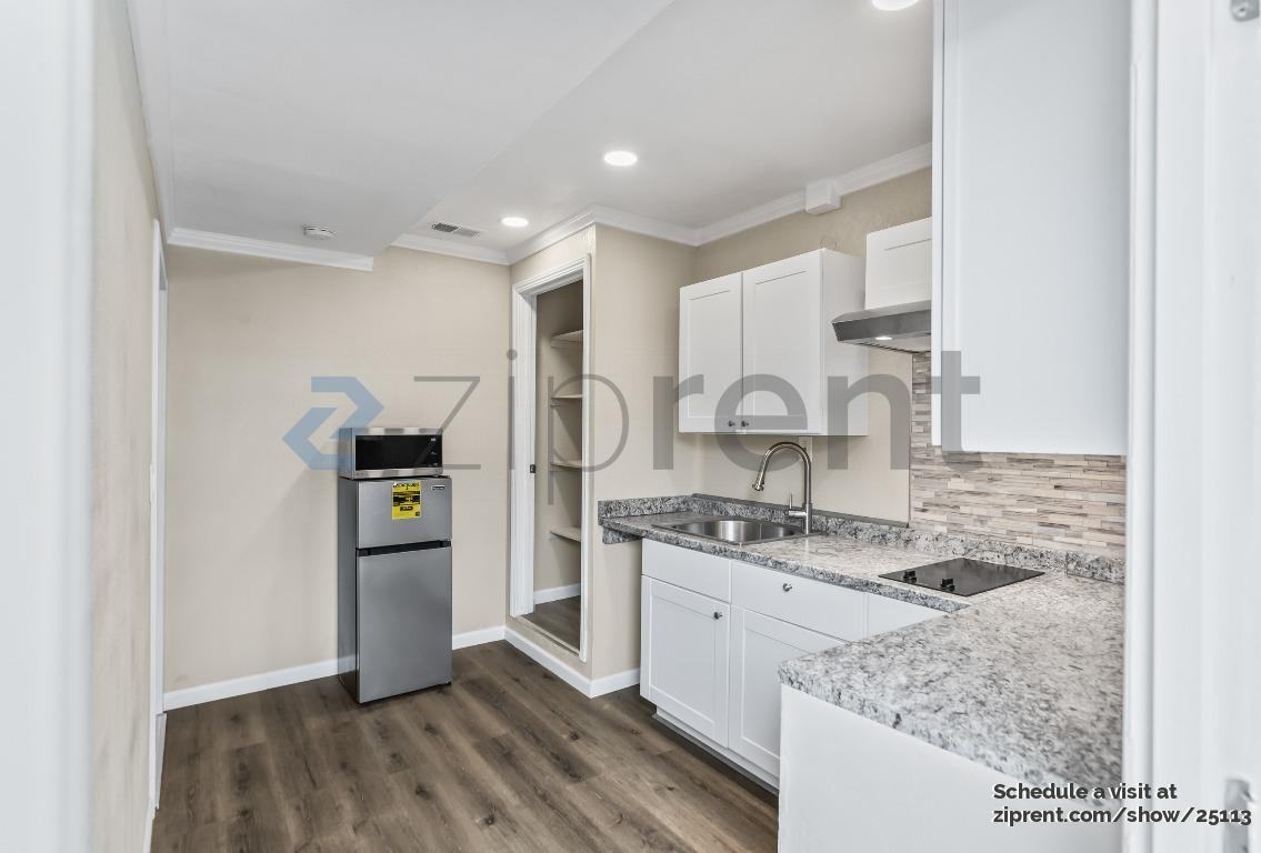 1935 Kinross Way #C - Photo 6 of 19