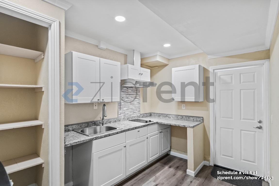 1935 Kinross Way #C - Photo 7 of 19