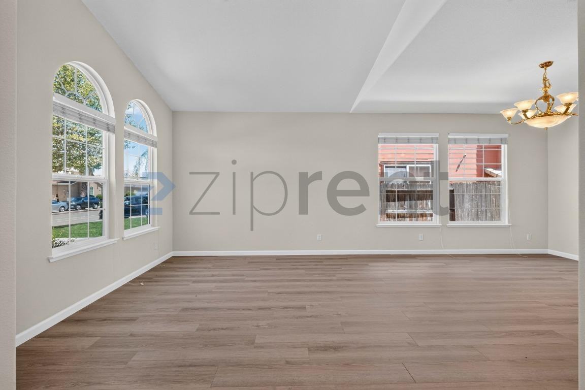 166 Barcelona Dr - Photo 6 of 37