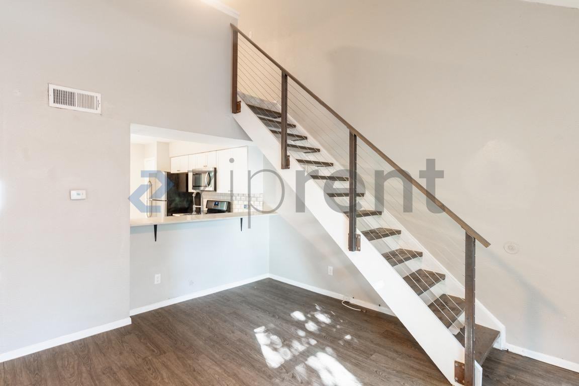 3450 Willowrun Dr #D - Photo 2 of 17