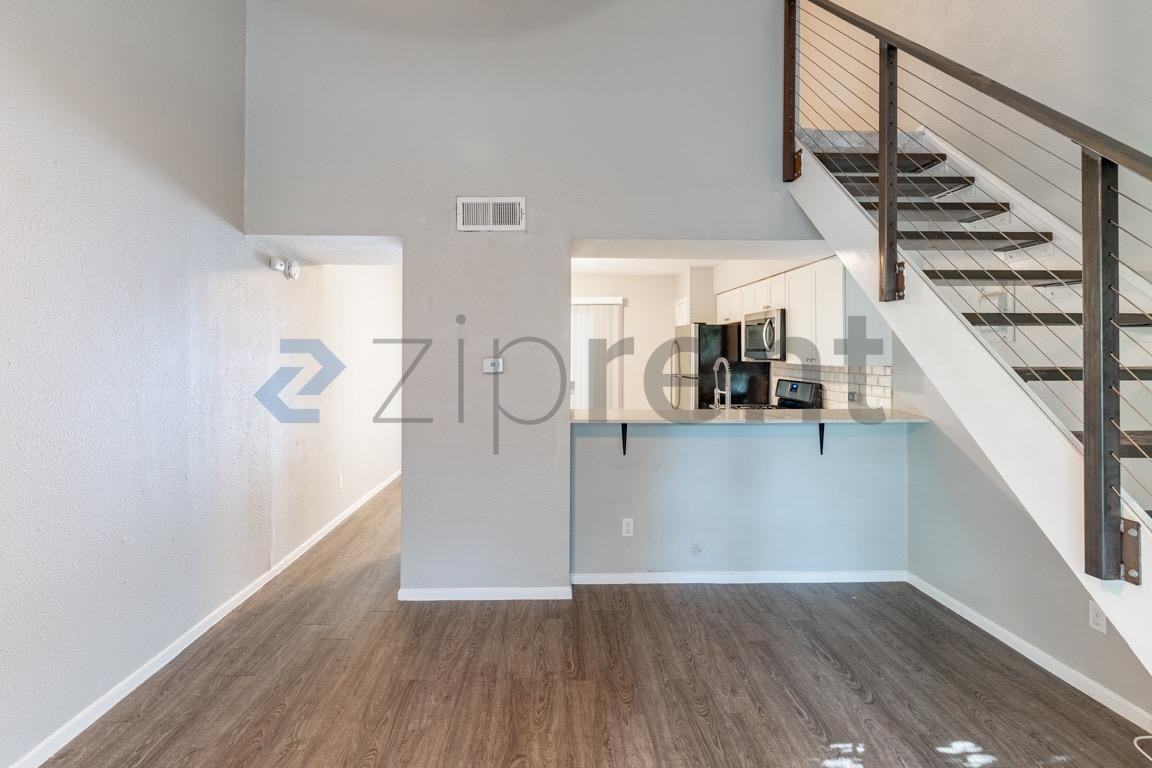 3450 Willowrun Dr #D - Photo 5 of 17