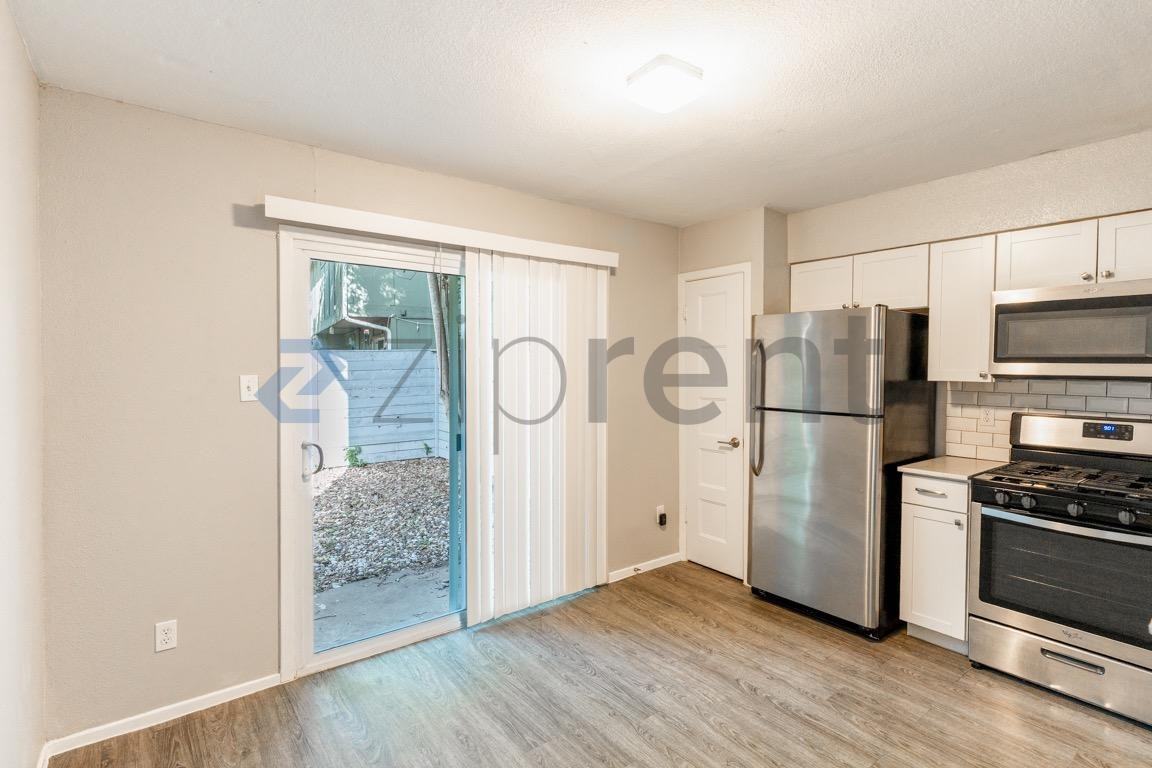 3450 Willowrun Dr #D - Photo 6 of 17