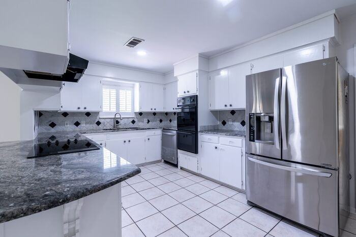 12504 Silver Spur - Photo 5 of 18