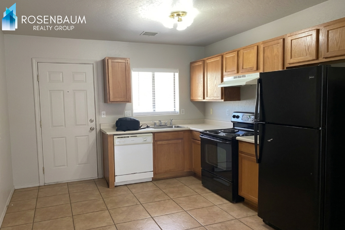 9950 W Lynx Dr #C - Photo 4 of 9