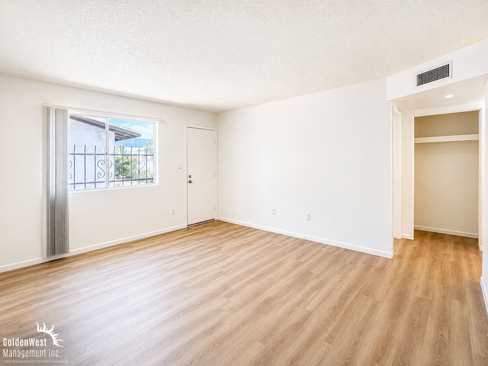 6818 N 17th Ave #11 - Photo 2 of 10