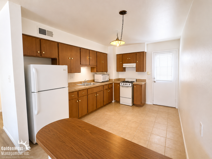 6818 N 17th Ave #11 - Photo 4 of 10