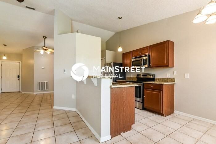 2348 Ainsworth Ave - Photo 5 of 17