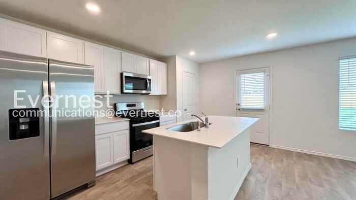16043 Mahogany Way - Photo 2 of 23