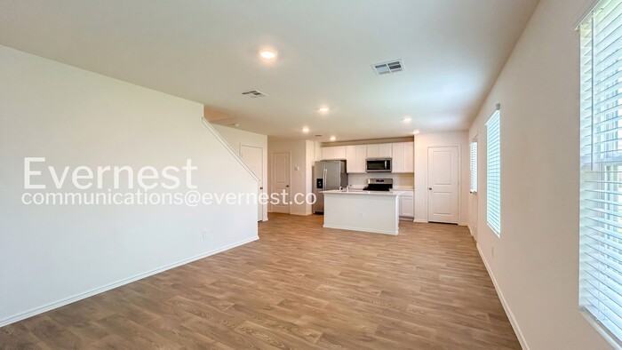 16043 Mahogany Way - Photo 4 of 23