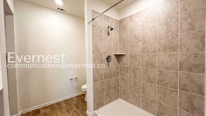 16043 Mahogany Way - Photo 7 of 23