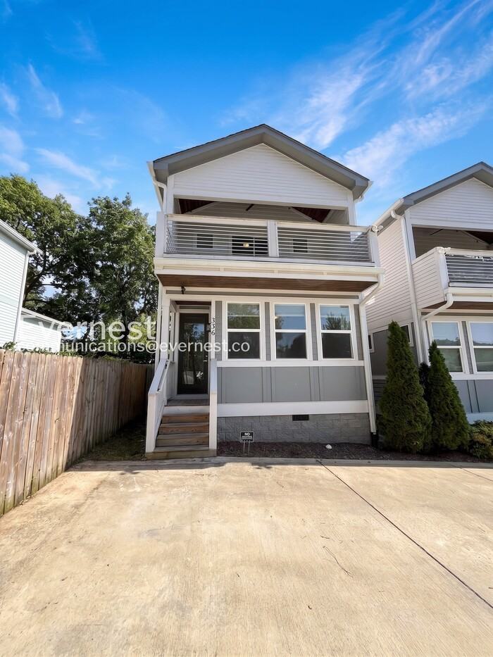 336 Queen Ave