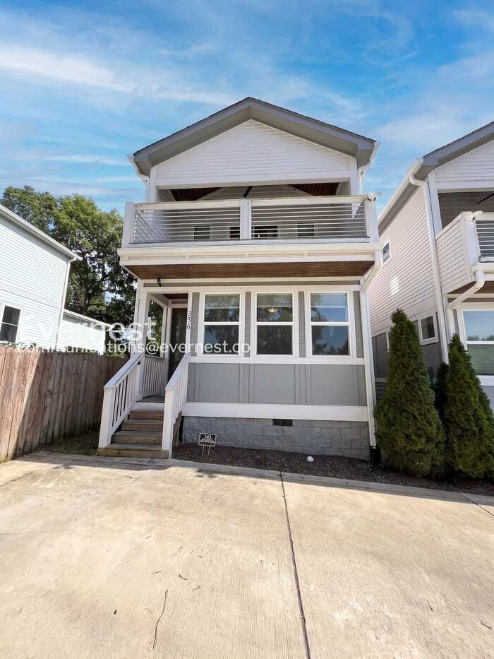 336 Queen Ave - Photo 2 of 35