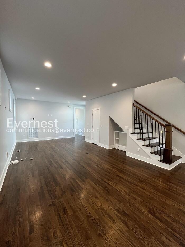 336 Queen Ave - Photo 7 of 35