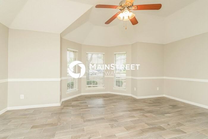 320 Trees Dr - Photo 6 of 18