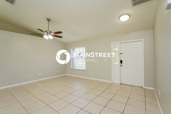 1426 Se 23rd Ter - Photo 5 of 16