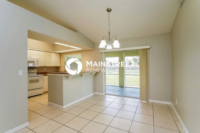 1426 Se 23rd Ter - Photo 6 of 16