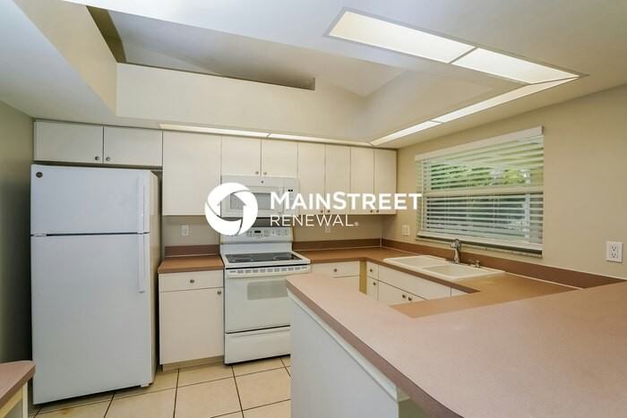 1426 Se 23rd Ter - Photo 7 of 16