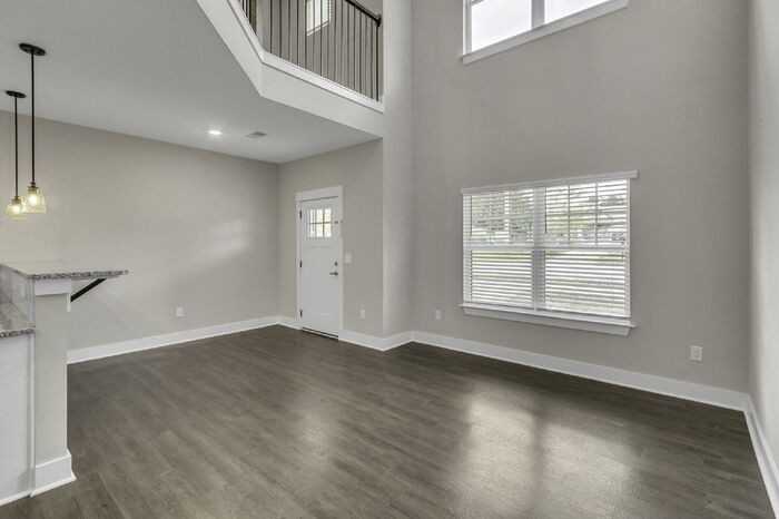 148 Cox St - Photo 5 of 36