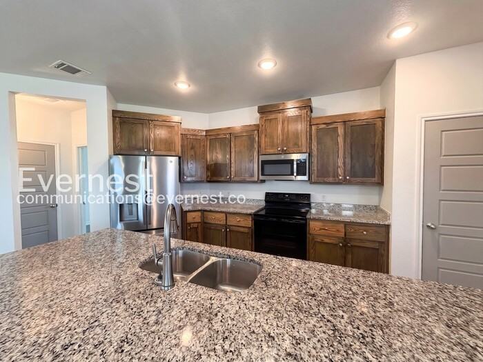 8511 Glade Dr - Photo 3 of 28