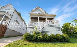 featured image of 520 Moore Ave