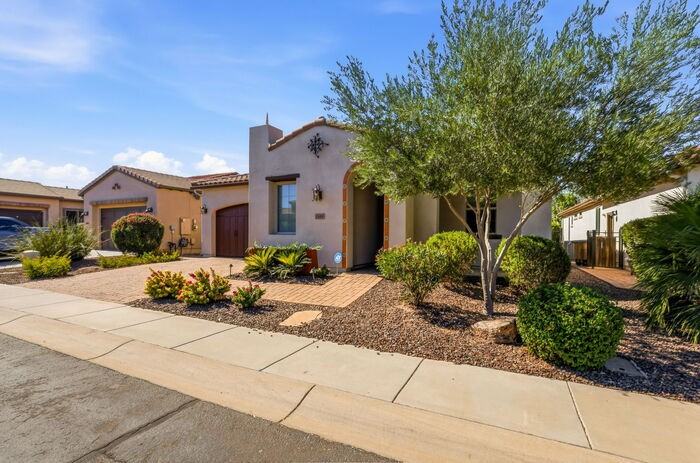 1589 E Vesper Trl - Photo 3 of 46