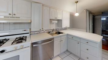 featured image of 2400 Fleet St