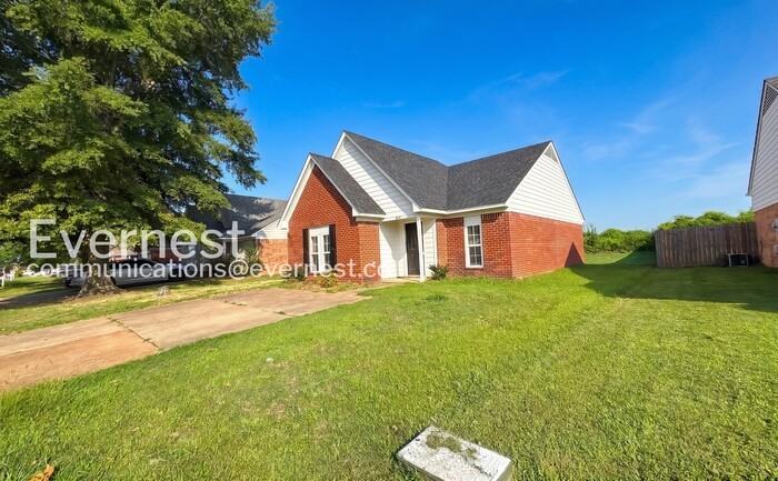 5669 Kaitlyn Dr W - Photo 2 of 31