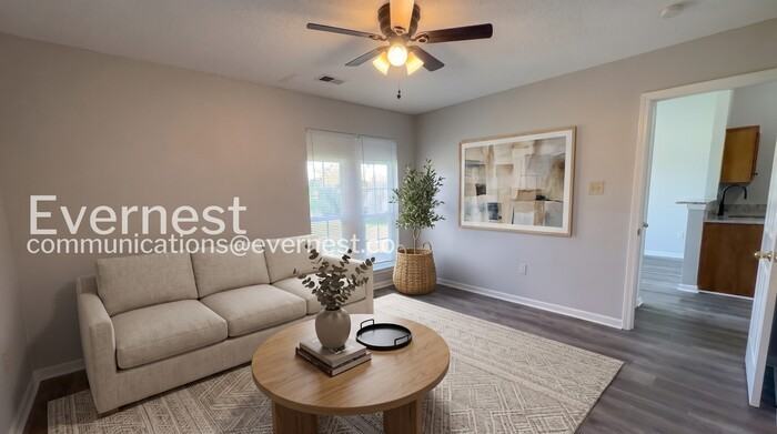 5669 Kaitlyn Dr W - Photo 3 of 31
