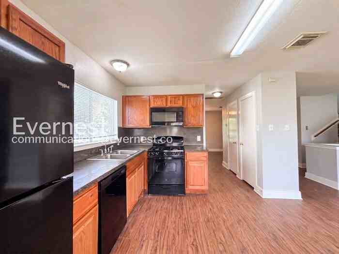 1043 Grassy View Dr - Photo 6 of 28