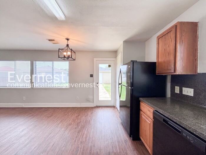 1043 Grassy View Dr - Photo 7 of 28