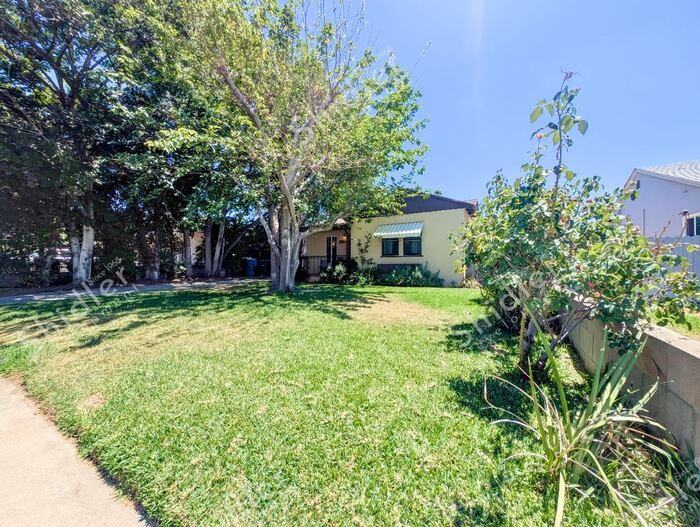 3245 N Stoddard Ave - Photo 2 of 48
