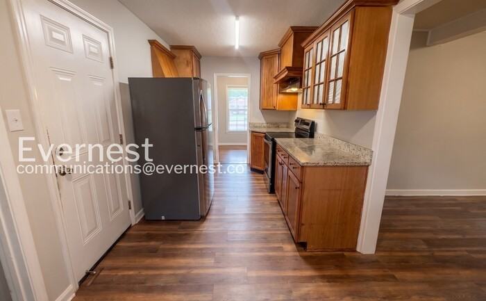 8474 Charleston Dr - Photo 5 of 23