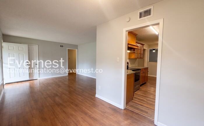 8474 Charleston Dr - Photo 7 of 23