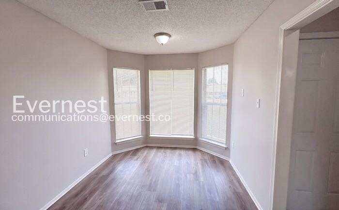 4199 Blackstone Dr - Photo 4 of 19