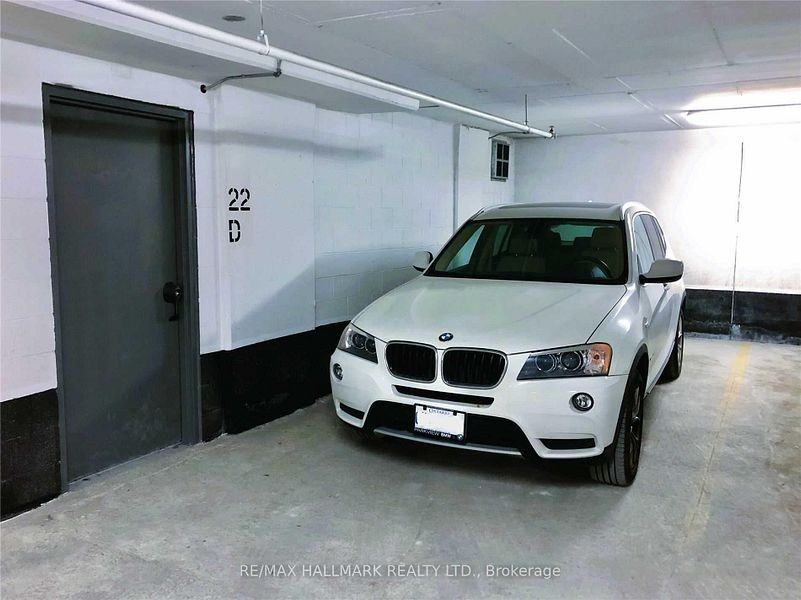 899 Queen Street East - Photo 13