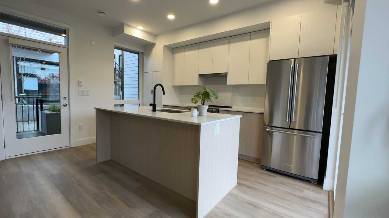 1000 Laval Square - Photo 2 of 17