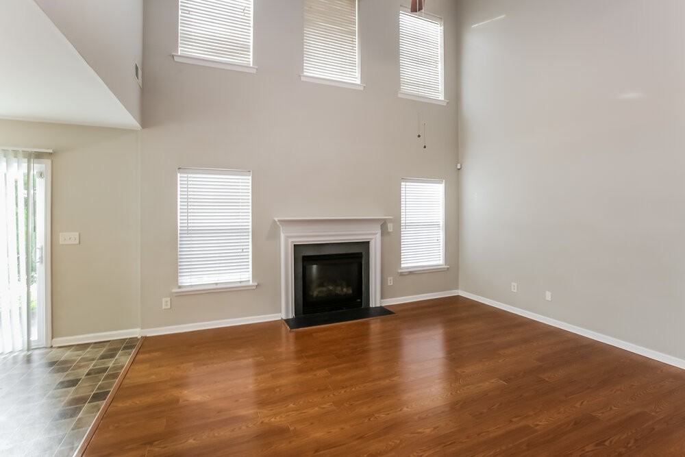 926 Marthas View Dr - Photo 7 of 17