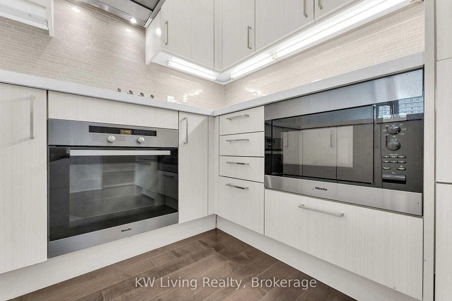 29 Queens Quay East #818 - Photo 6 of 24