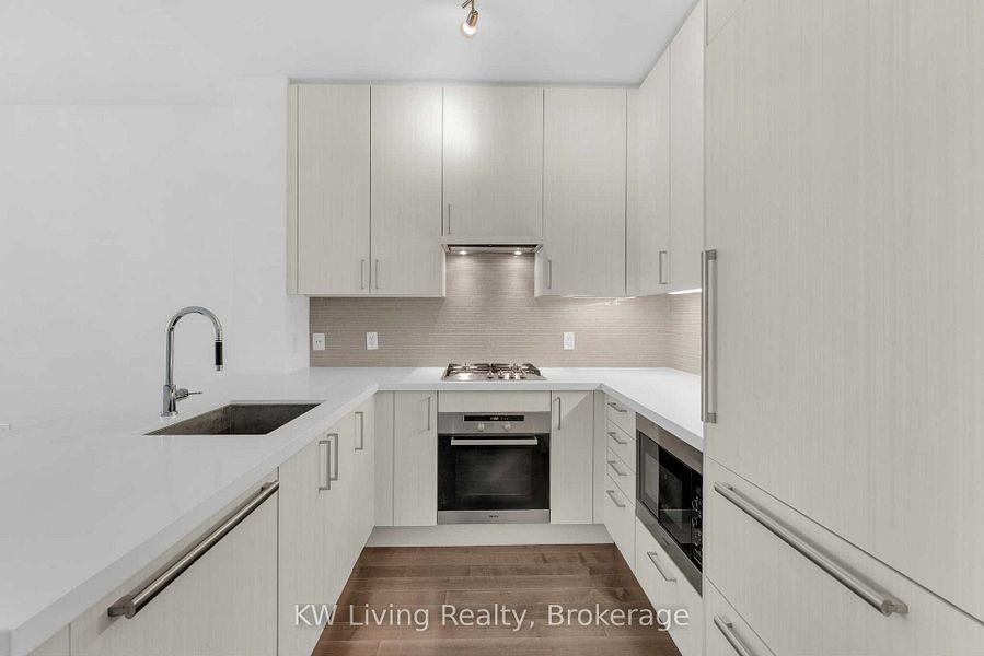 29 Queens Quay East #818 - Photo 5 of 24