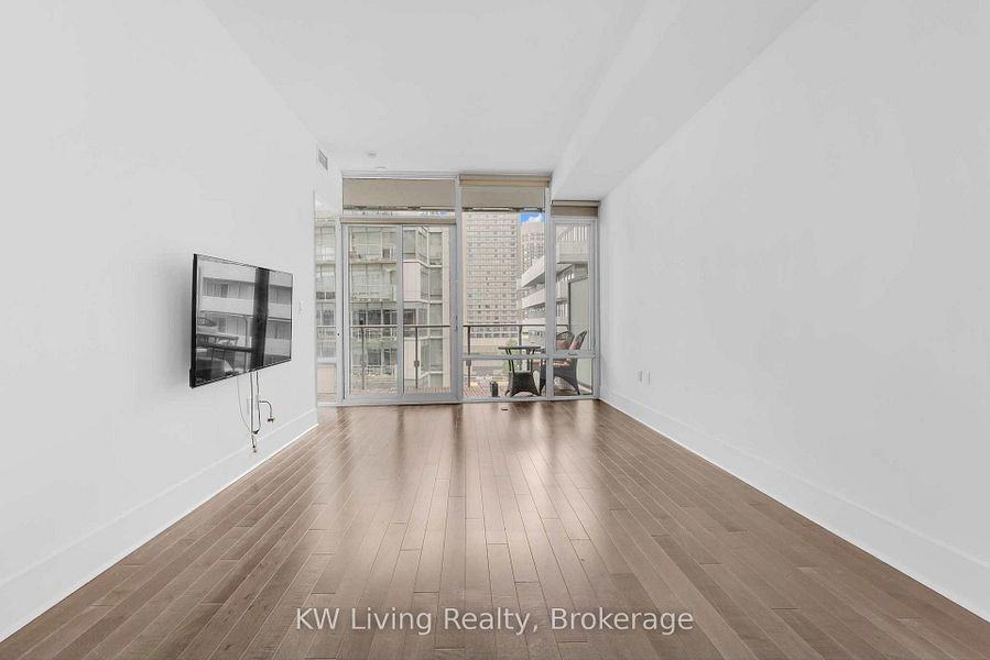 29 Queens Quay East #818 - Photo 2 of 24