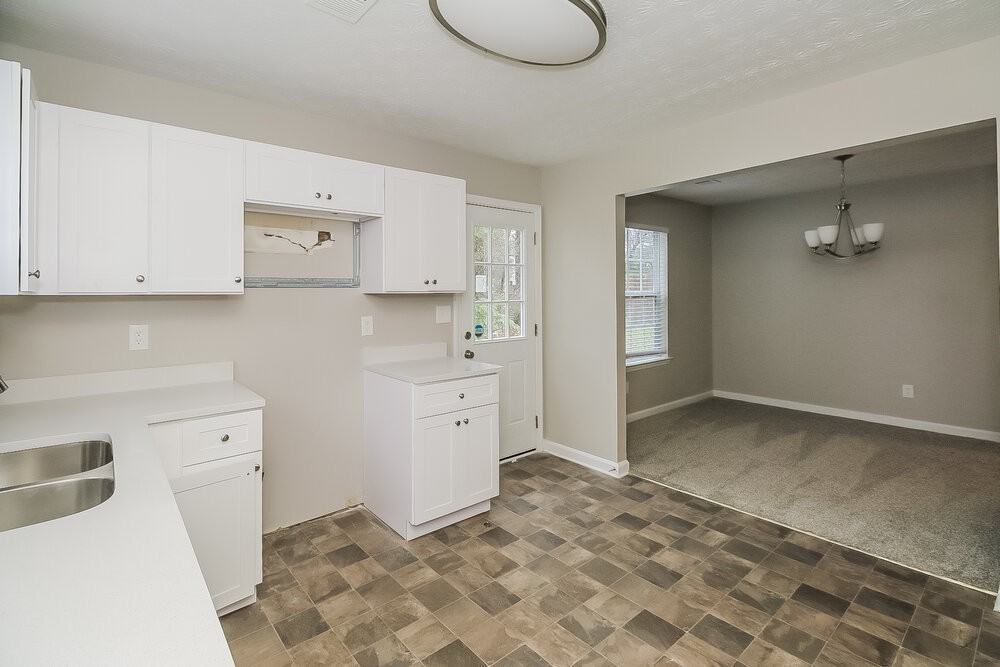8131 Wynfield Dr - Photo 7 of 15