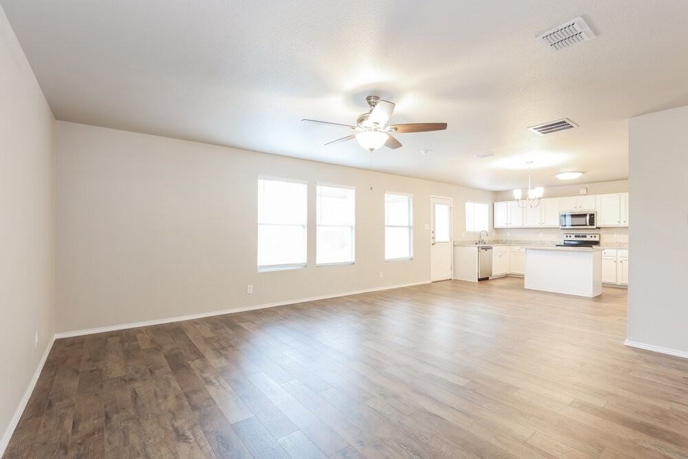 24610 Corral Gables - Photo 5 of 17