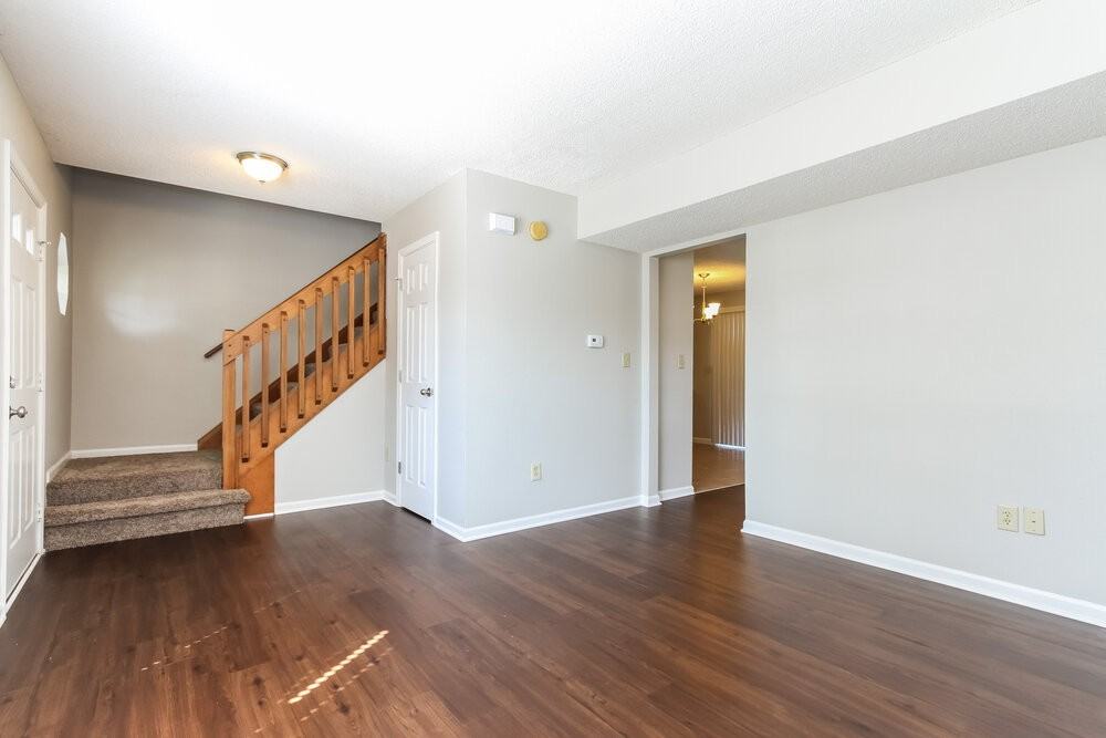 19166 Strand Ct - Photo 2 of 15