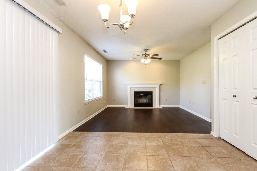 19166 Strand Ct - Photo 4 of 15