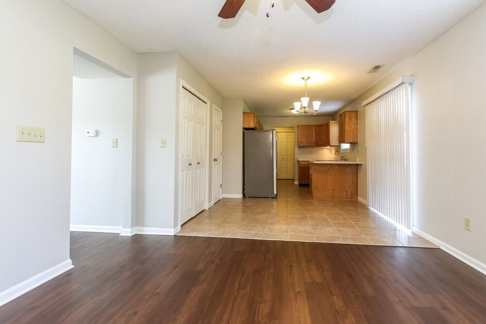 19166 Strand Ct - Photo 6 of 15