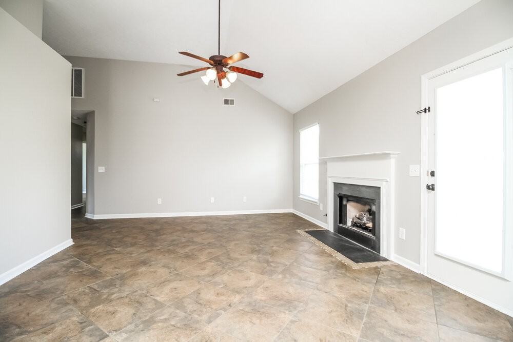 2963 Buckner Ln - Photo 4 of 17