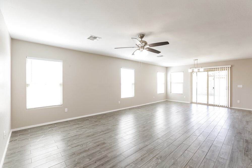 17211 W Gibson Ln - Photo 3 of 16