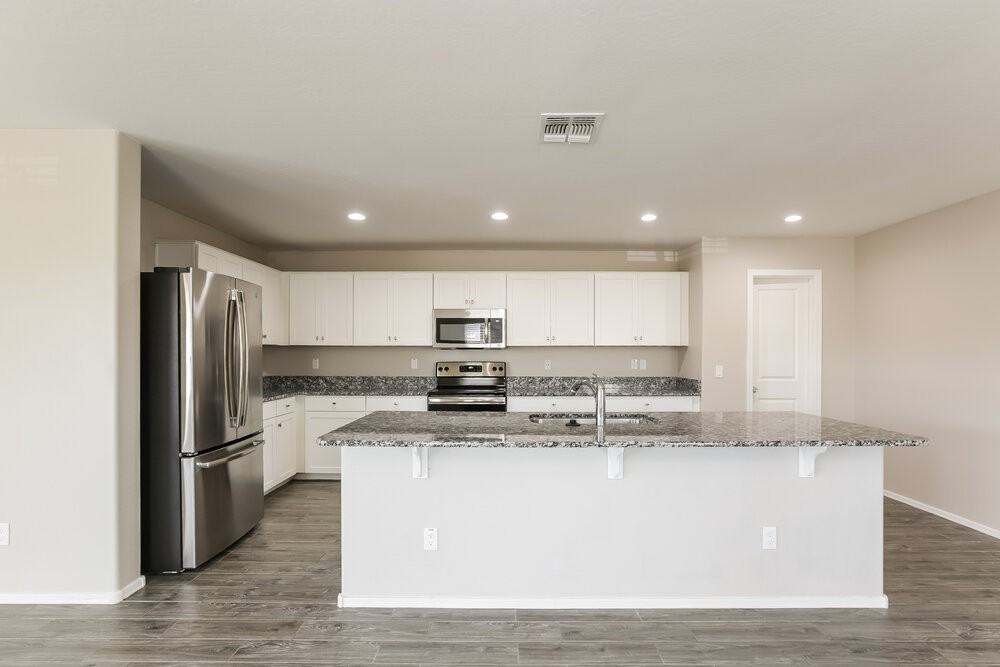 17211 W Gibson Ln - Photo 6 of 16